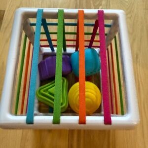 Fat Brain Toys "InnyBin" Sensory Shapes Learning Sorter Baby *missing 2 shapes